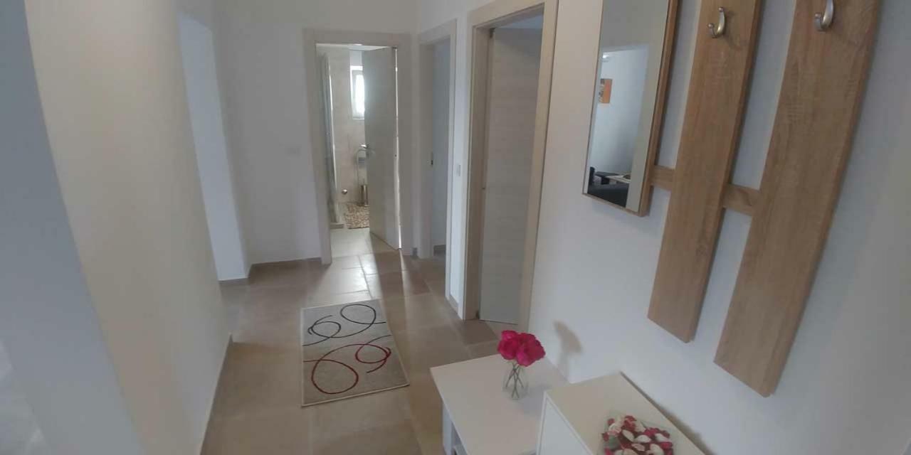 Apartments Ibis Čižići エクステリア 写真