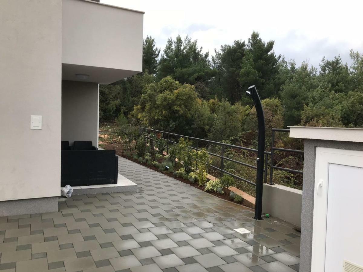 Apartments Ibis Čižići エクステリア 写真