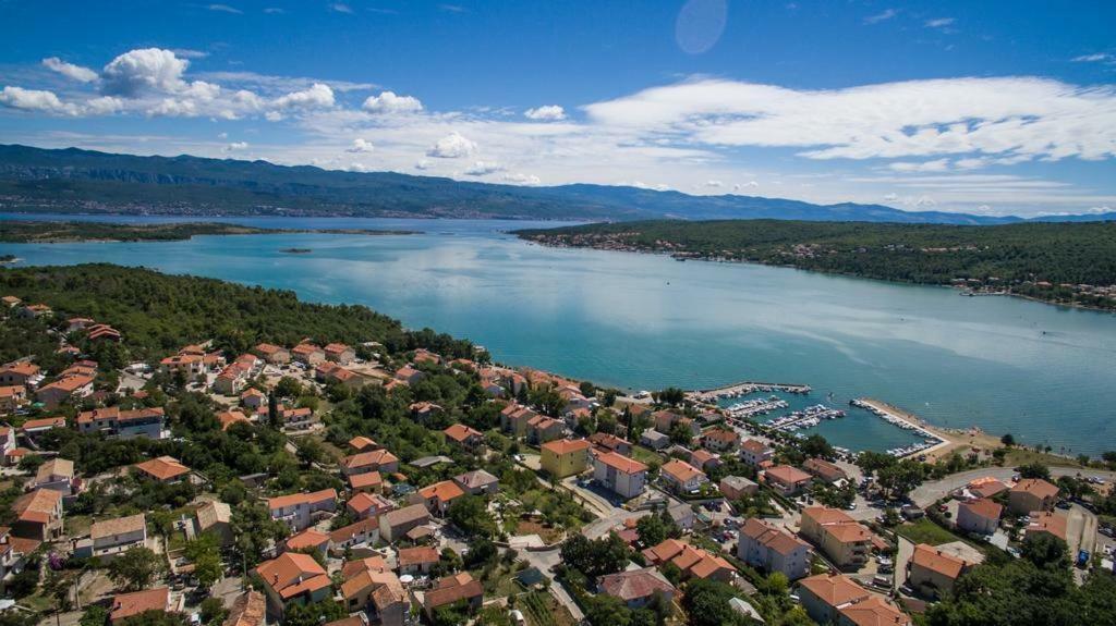 Apartments Ibis Čižići エクステリア 写真