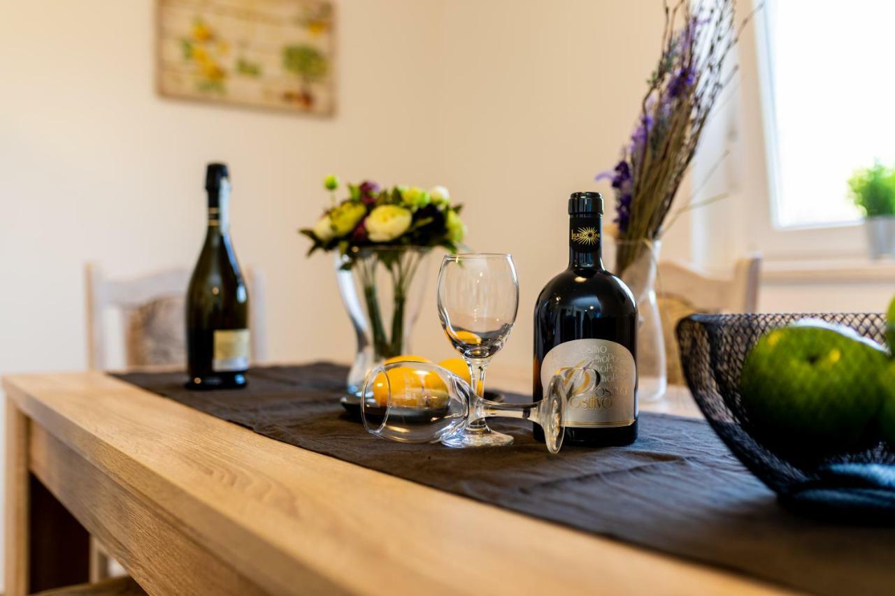Apartments Ibis Čižići エクステリア 写真