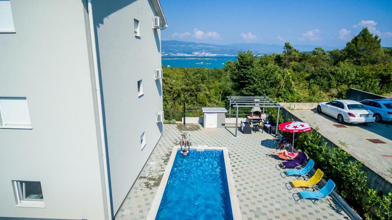 Apartments Ibis Čižići エクステリア 写真