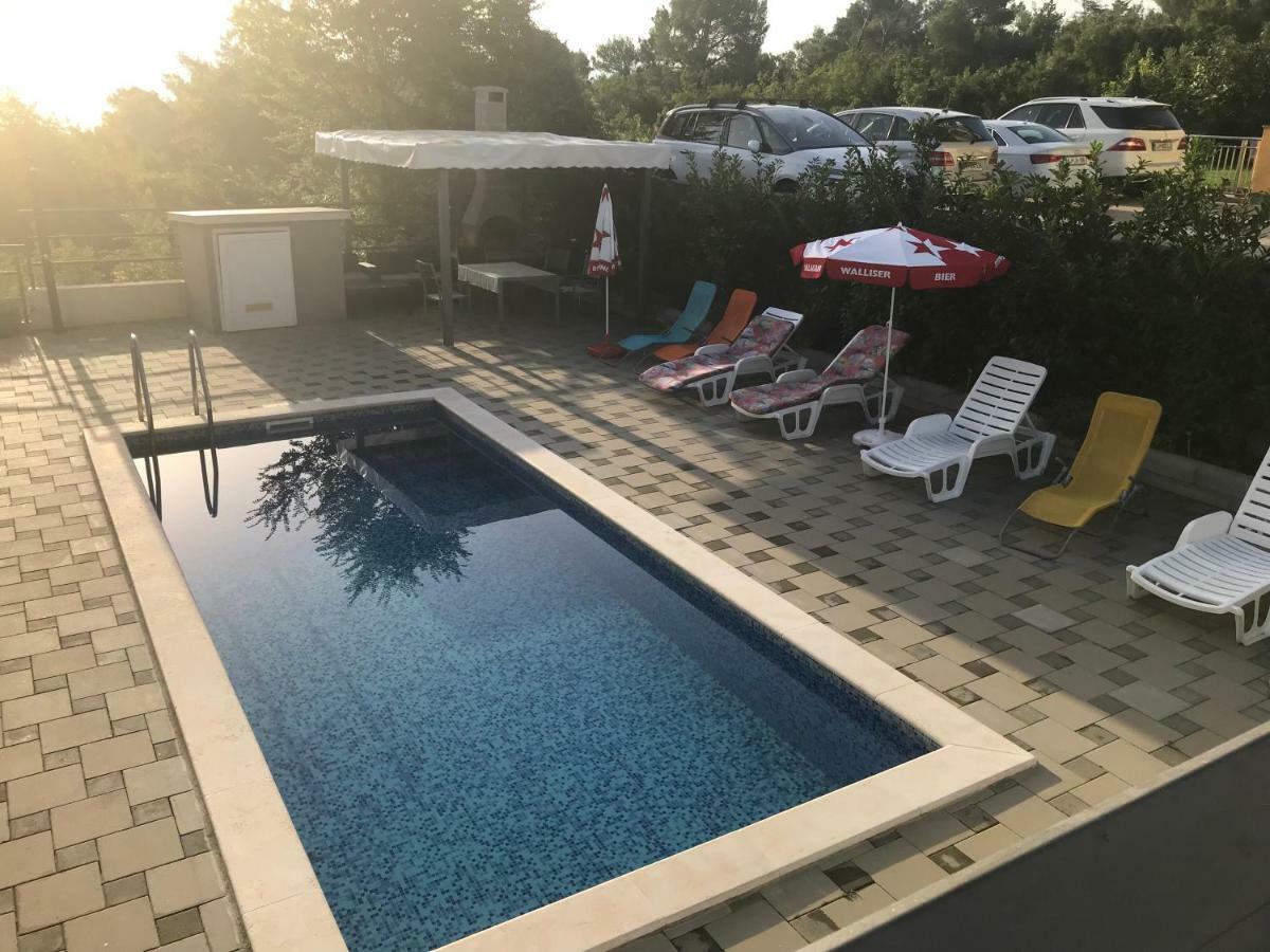 Apartments Ibis Čižići エクステリア 写真